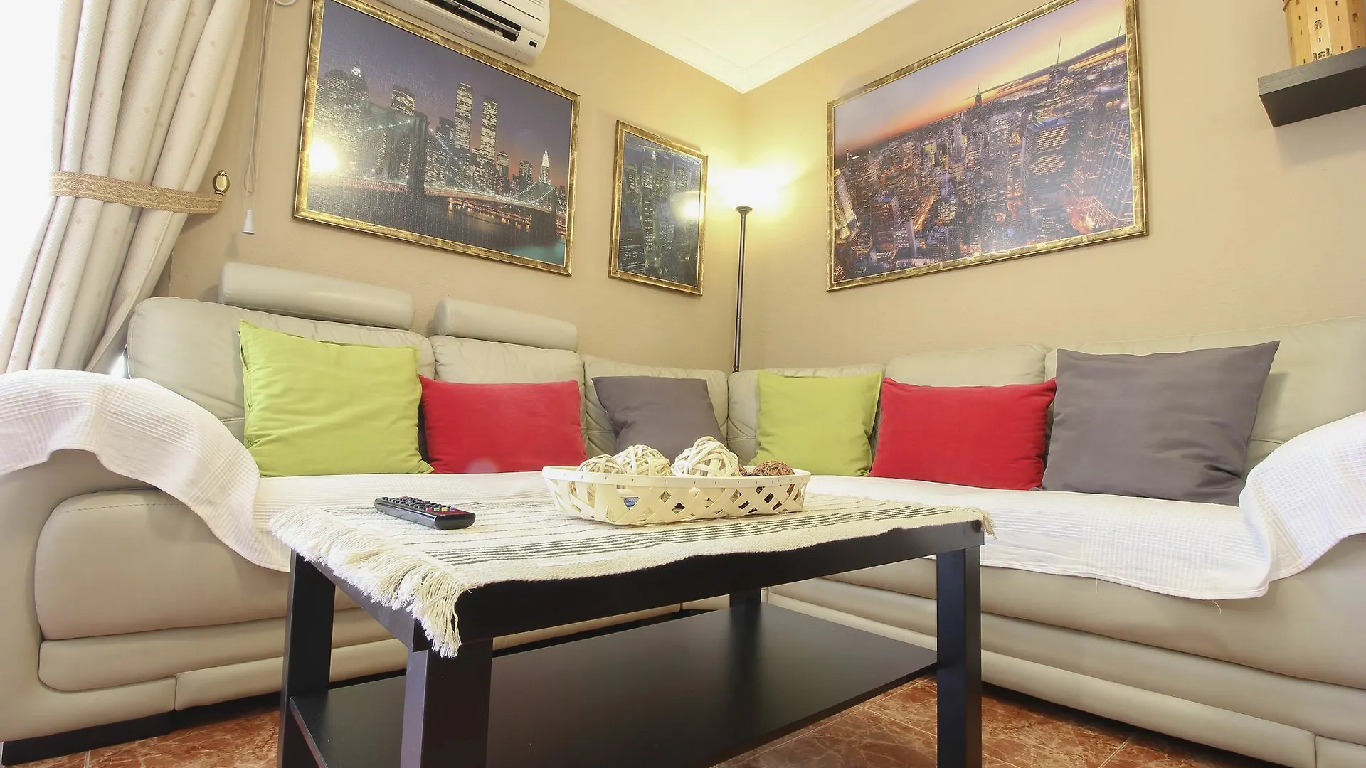 Deluxe Apartment Familiar Seville Spain